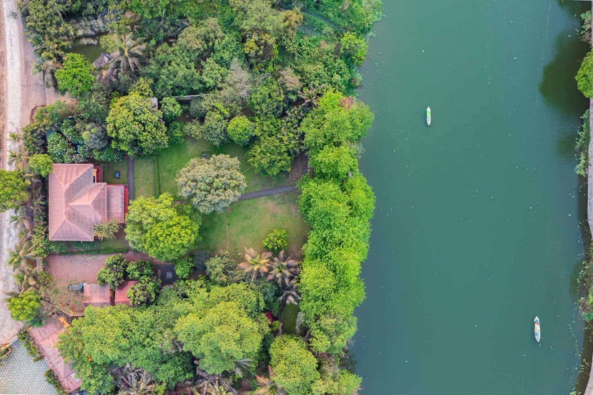 Vintage Estate - Lakeside Allure With Vintage Decor,A Plunge Pool & A Lawn Featuring A Charming Gazebo Karjat Exterior foto