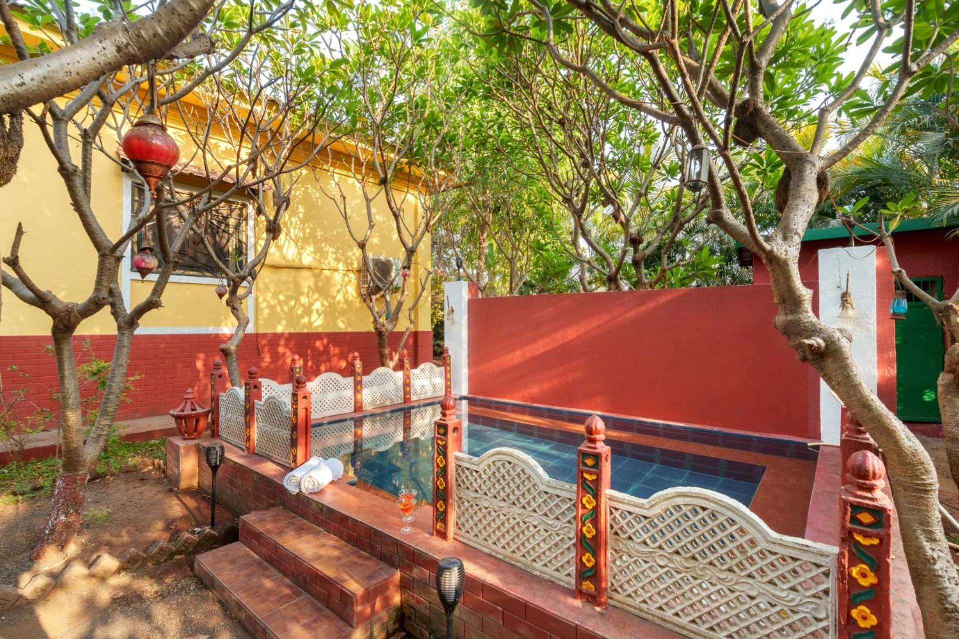 Vintage Estate - Lakeside Allure With Vintage Decor,A Plunge Pool & A Lawn Featuring A Charming Gazebo Karjat Exterior foto